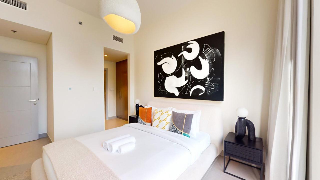Tower 1 - Elegant Two Bedroom In Downtown Apartment *
