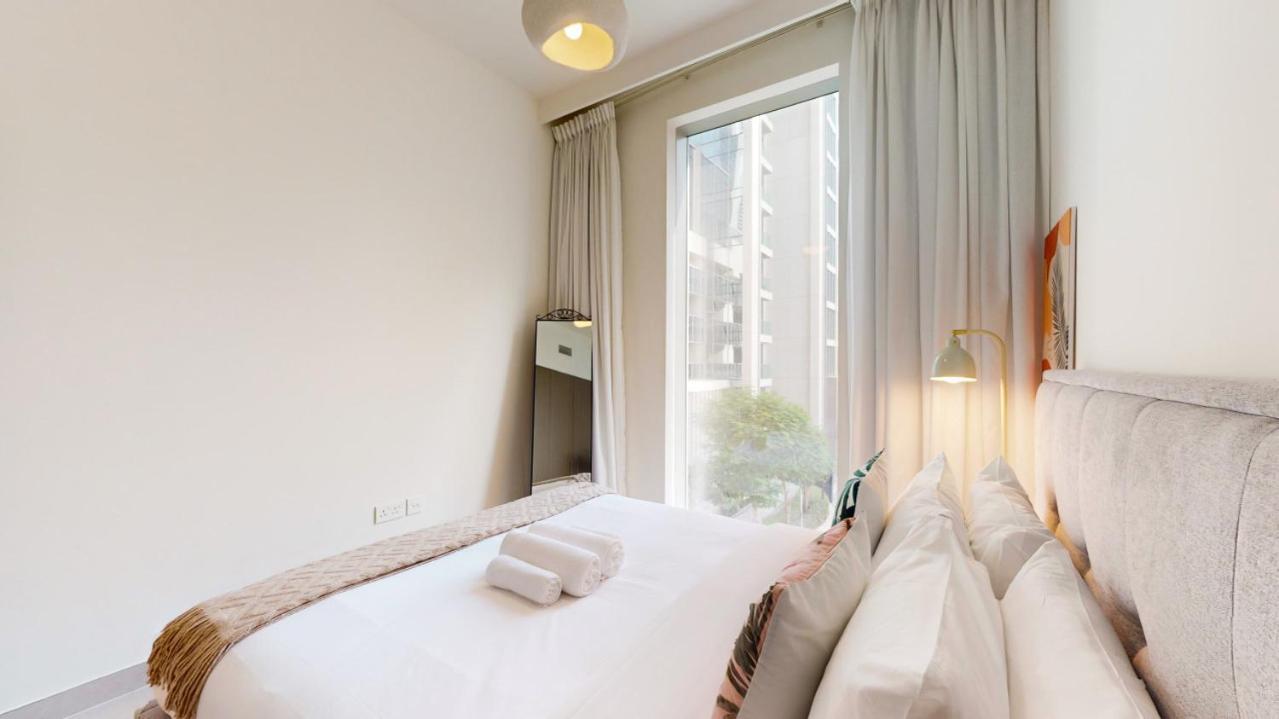 Apartment Tower 1 - Elegant Two Bedroom In Downtown Dubai