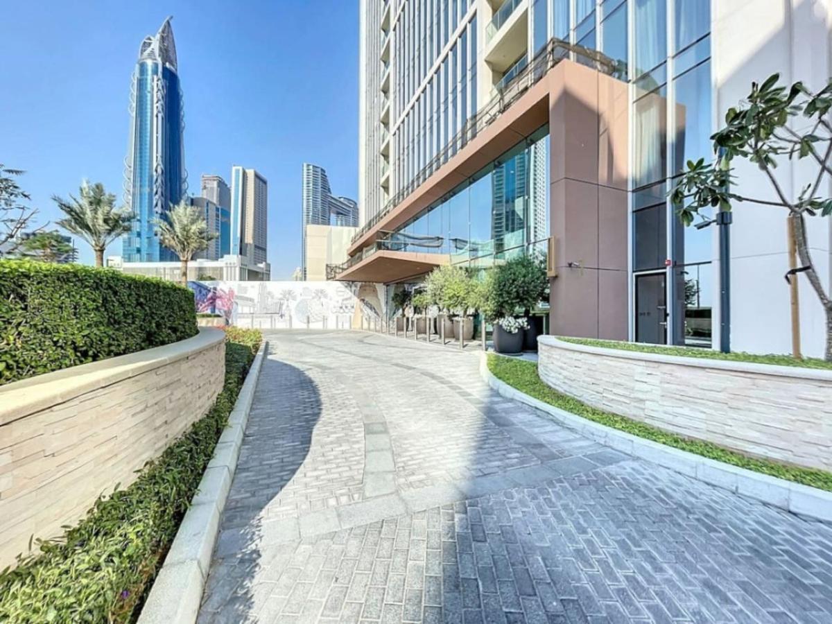 Tower 1 - Elegant Two Bedroom In Downtown Apartment