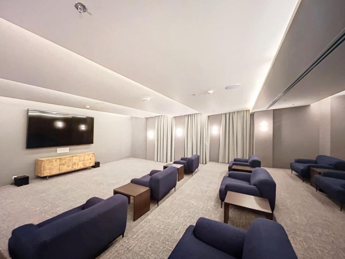 Apartment Tower 1 - Elegant Two Bedroom In Downtown Dubai