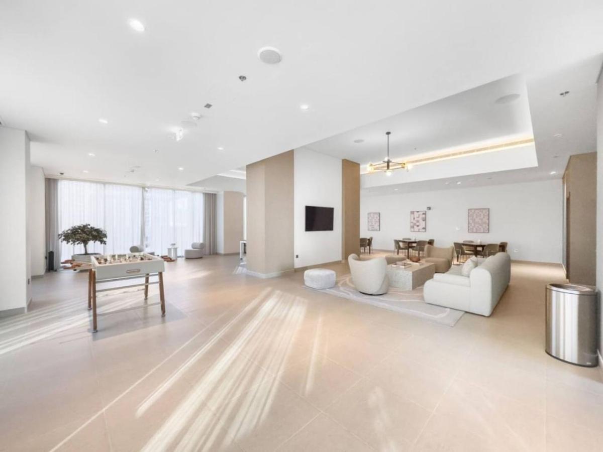 Tower 1 - Elegant Two Bedroom In Downtown *