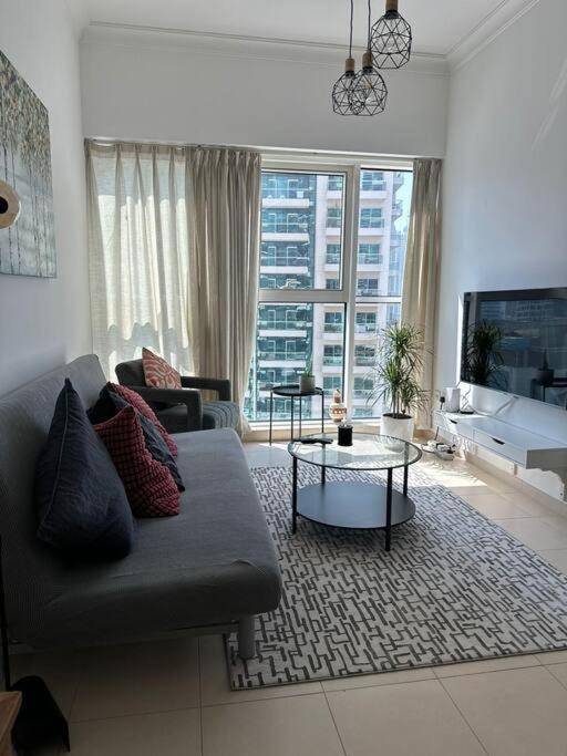 Urban Cozy 1br With Canal View - Free Parking Apartment Dubai