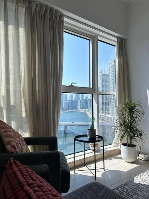 Apartment Urban Cozy 1br With Canal View - Free Parking Dubai