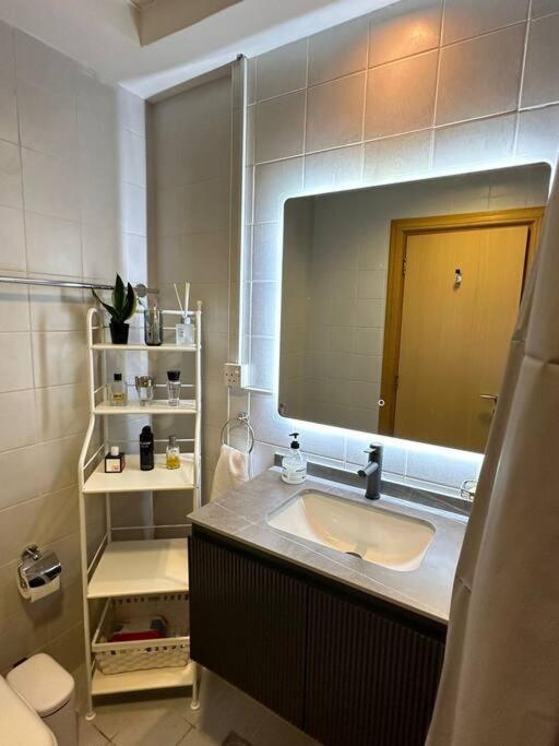 Urban Cozy 1br With Canal View - Free Parking *