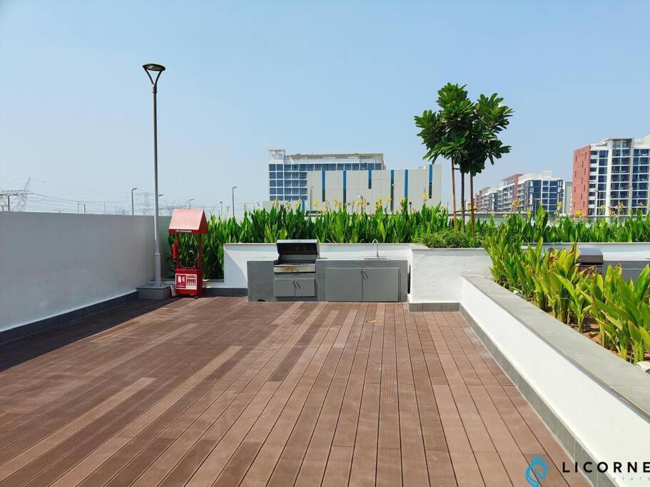 Modern Contemporary In Azizi Riviera Apartment *