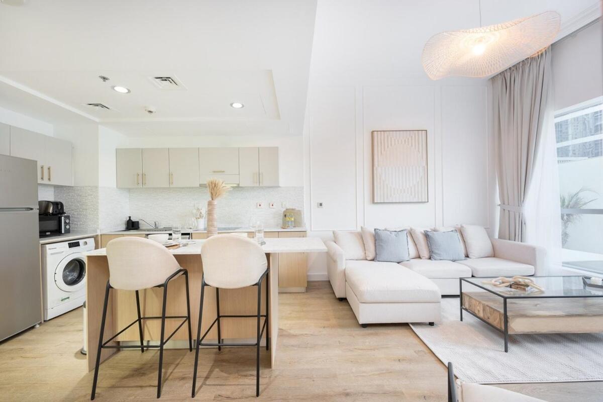 Stylish 1br Urban Living In Marina