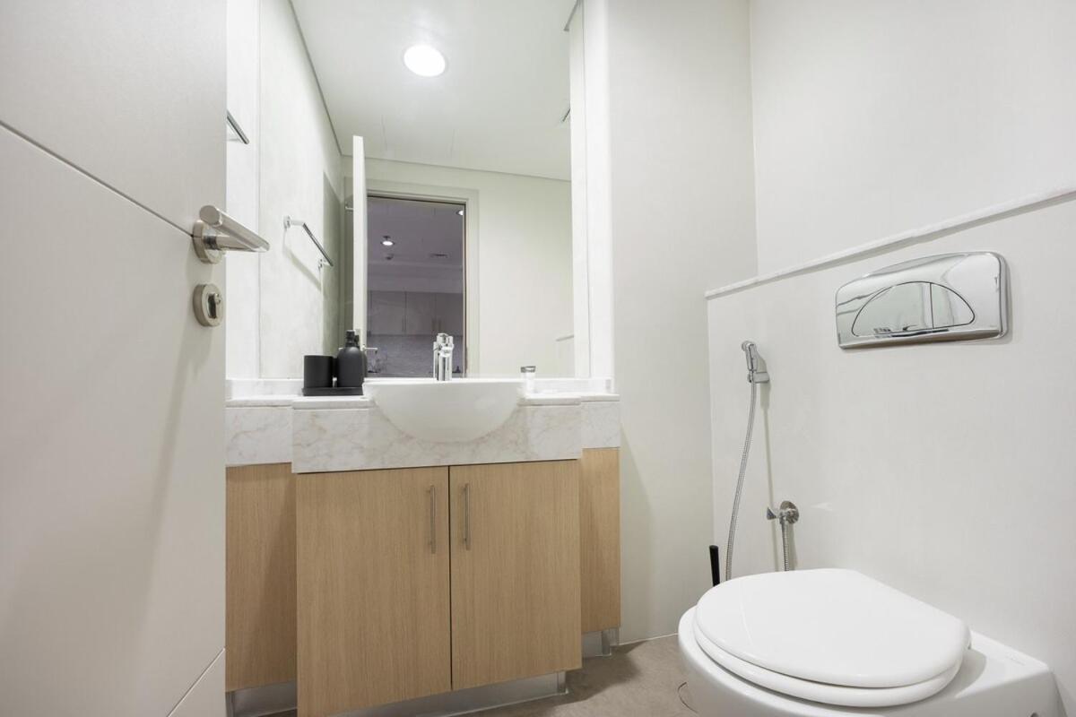 Stylish 1br Urban Living In Marina Apartment
