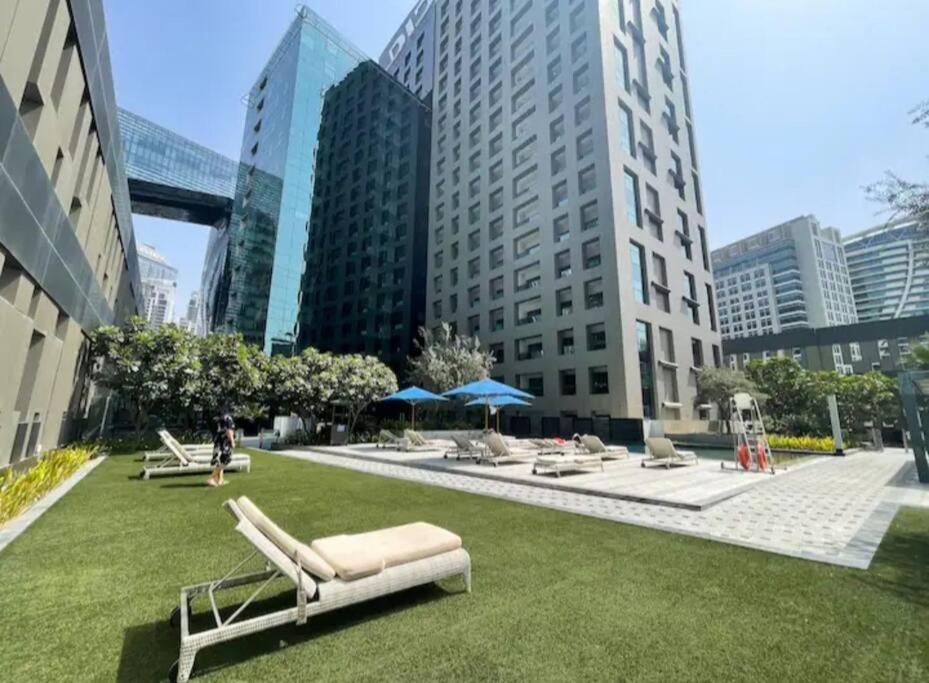 Apartment With Terrace Damac Maison Cour Jardin Business Bay *