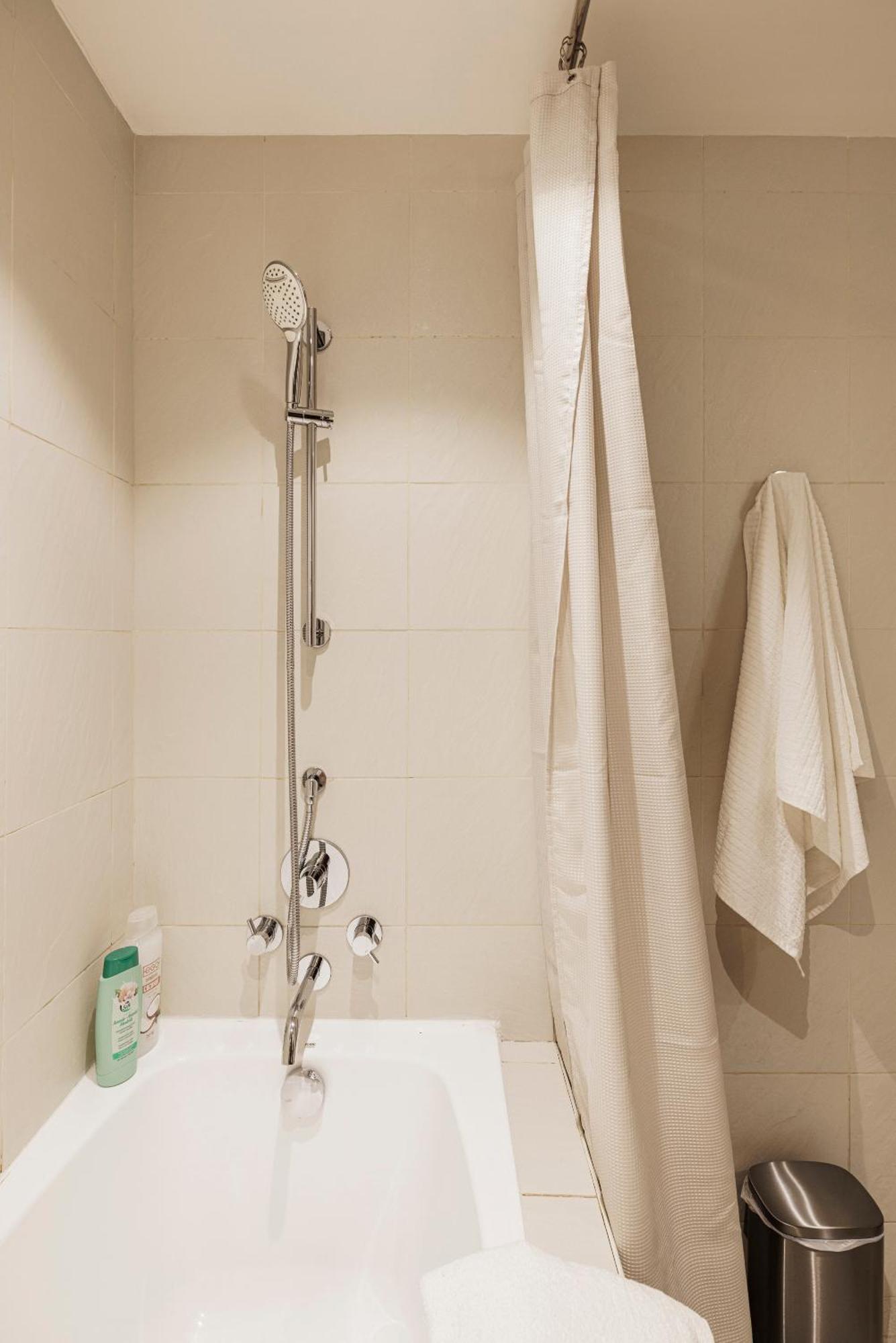 Apartment Sophisticated In The Heart Of Dubai, Walk From Burj