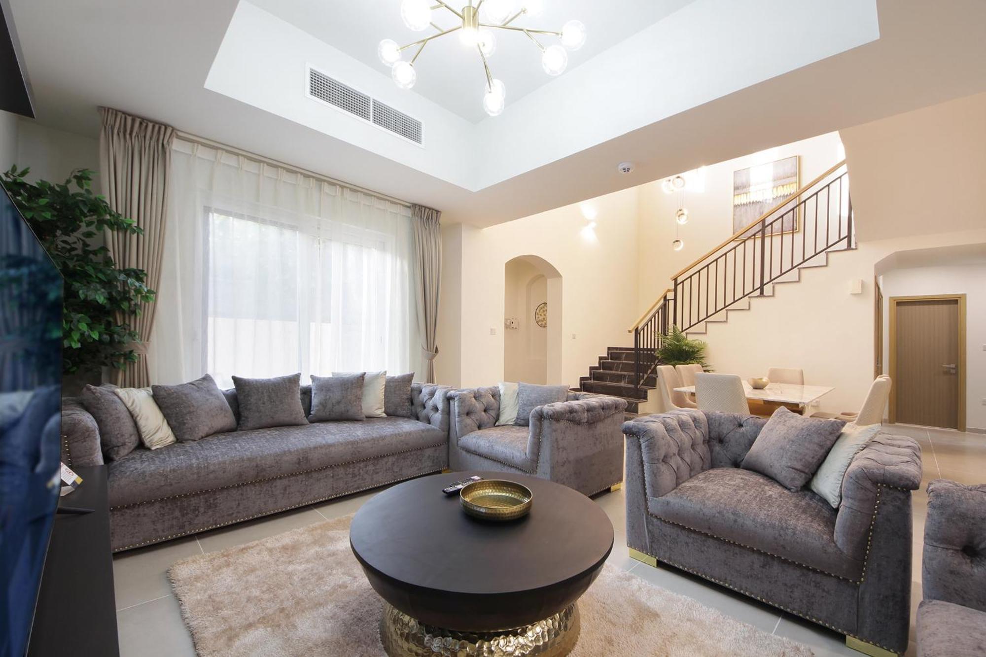 New Arabian Nova 4 Bedroom & Maid Land * Dubai