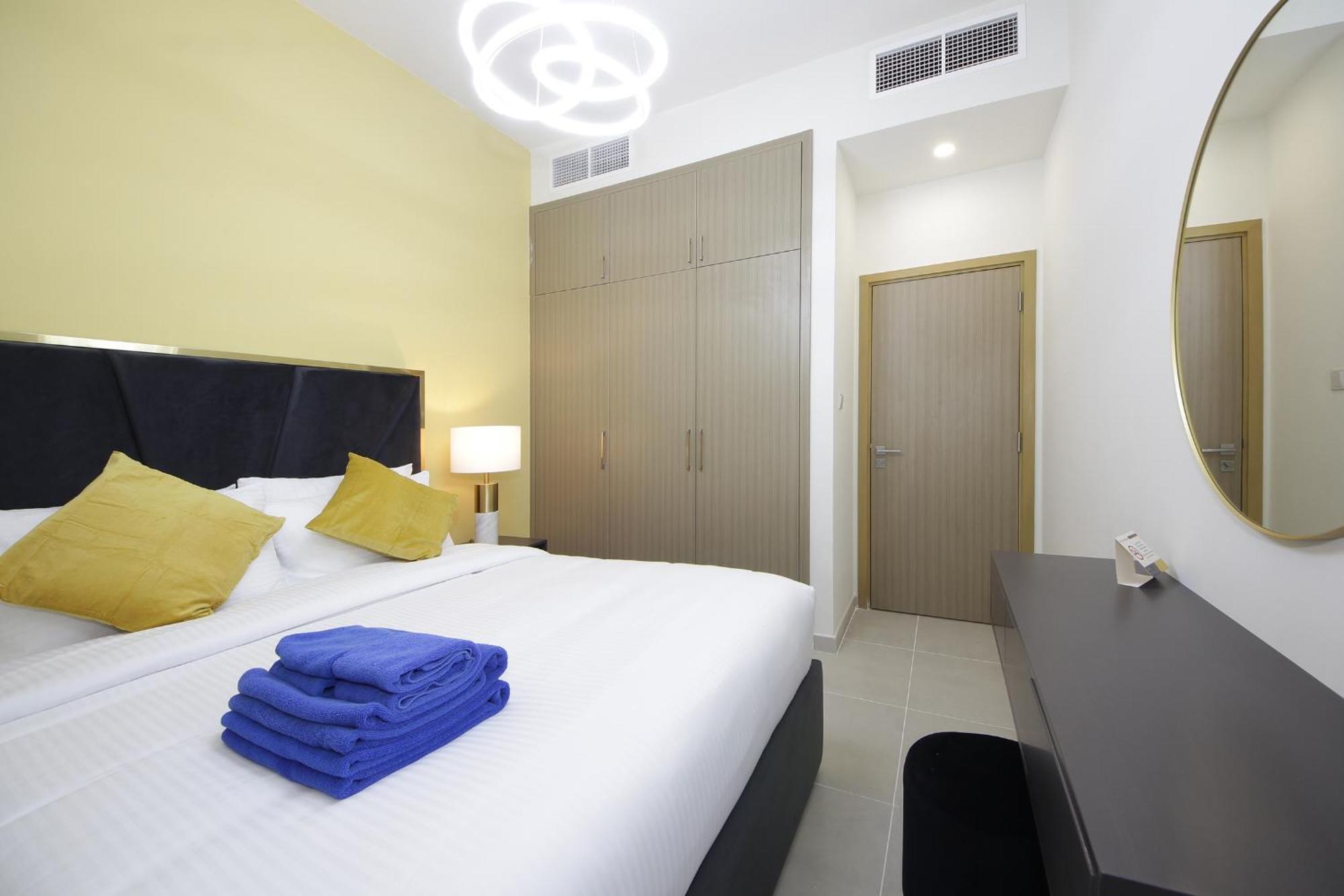 New Arabian Nova 4 Bedroom & Maid Land * Dubai