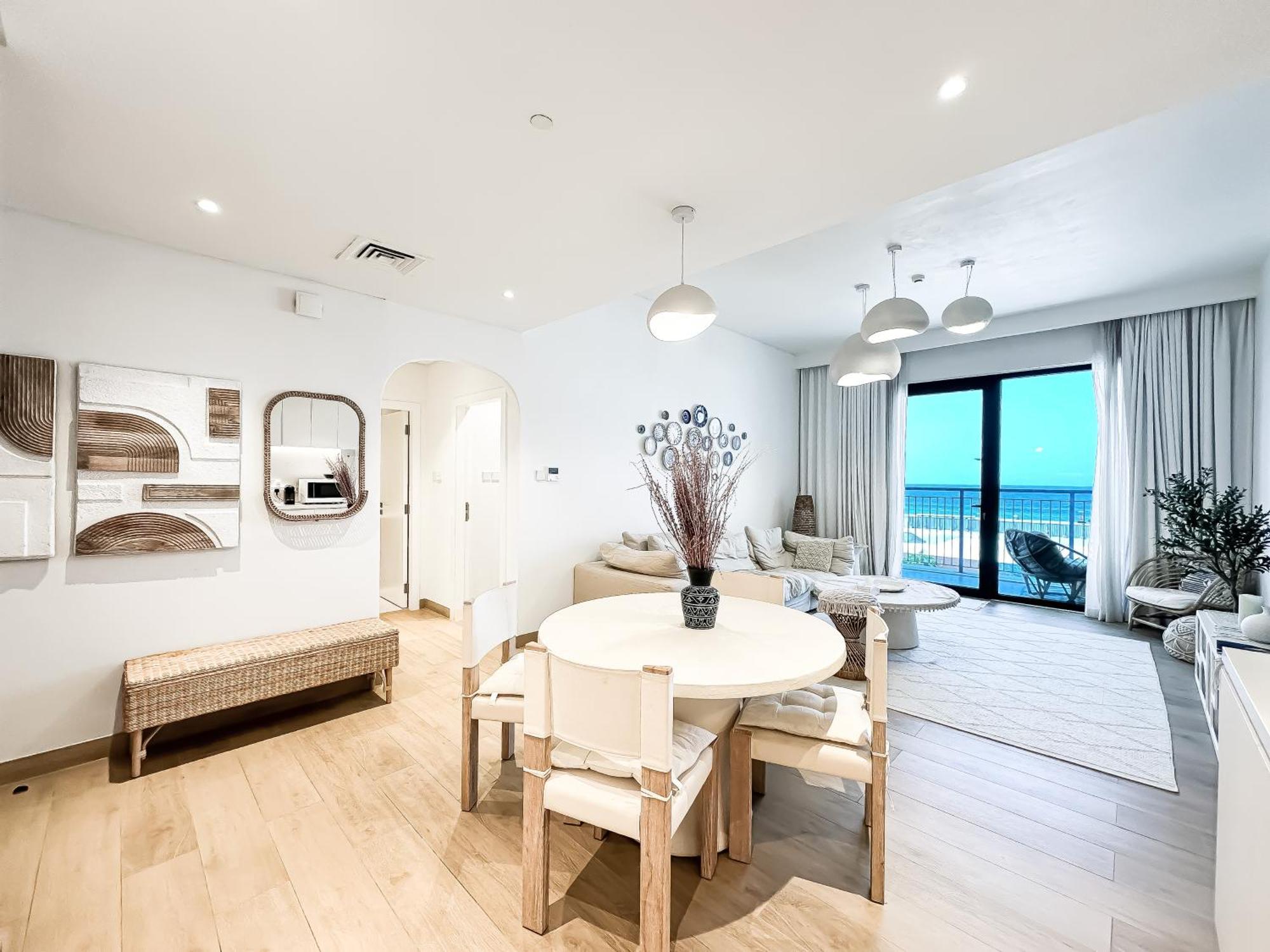 Trophy - Mykonos-inspired La Mer Apartment Dubai