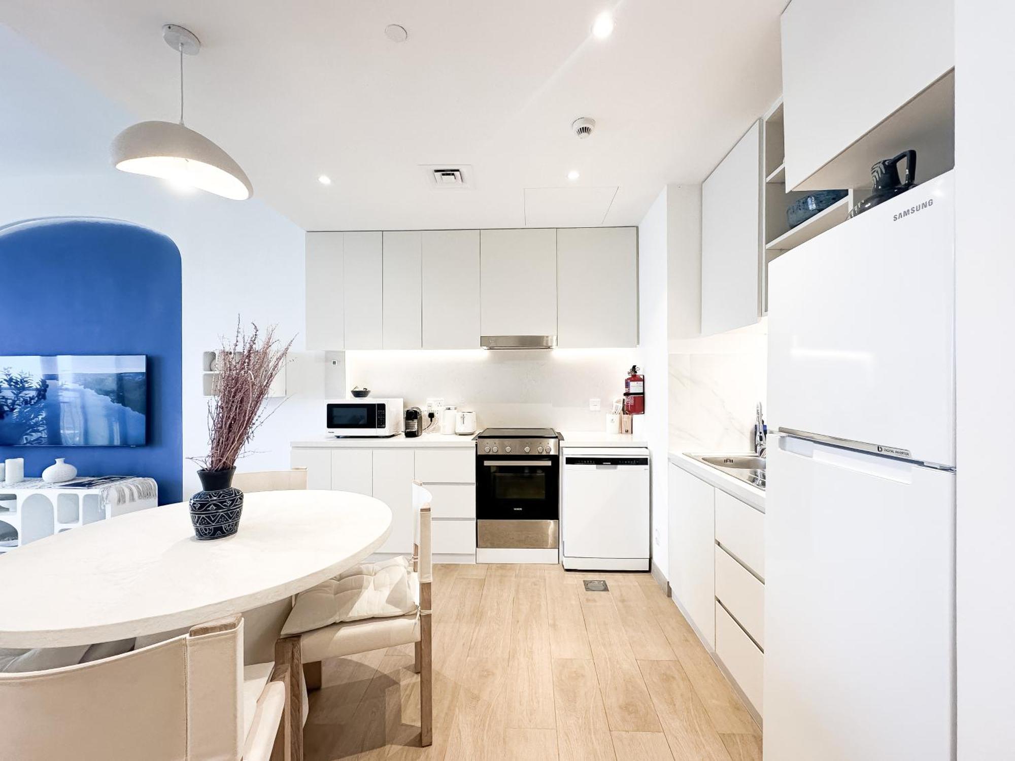 Trophy - Mykonos-inspired La Mer Apartment Dubai