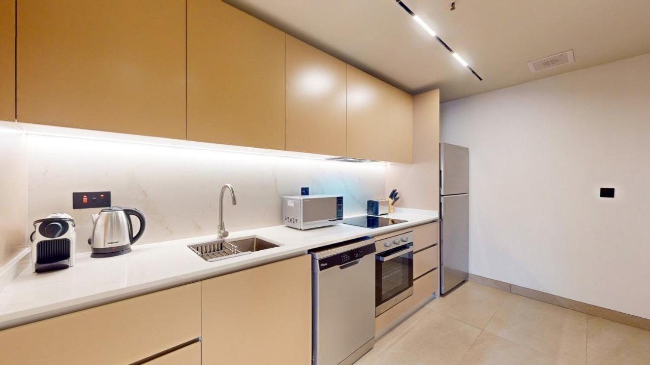 Sky View Tower - Two Bed Kids Dubai