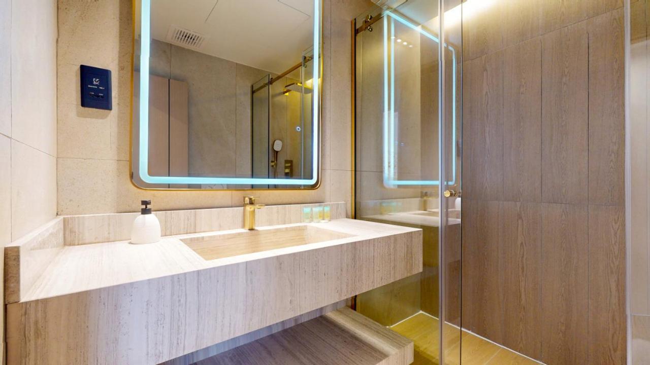 Sky View Tower - Two Bed Kids Apartment Dubai