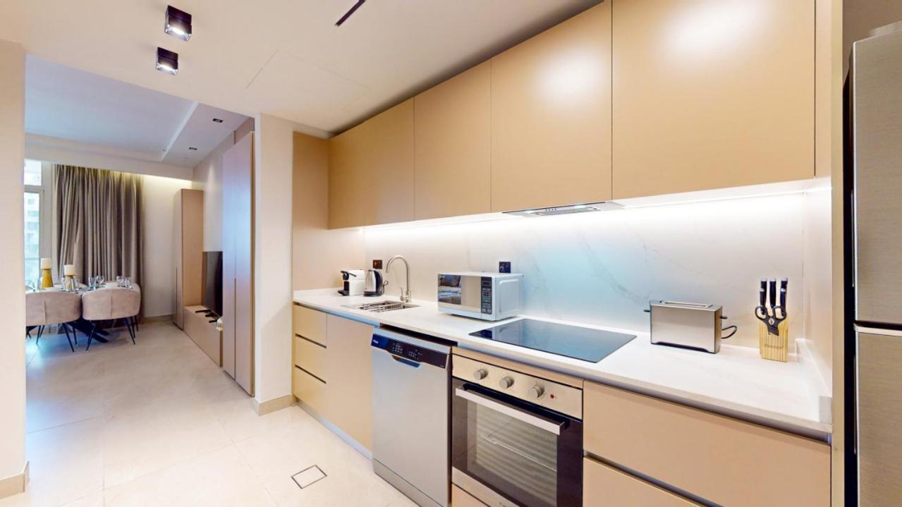 Sky View Tower - Two Bed Kids Apartment Dubai