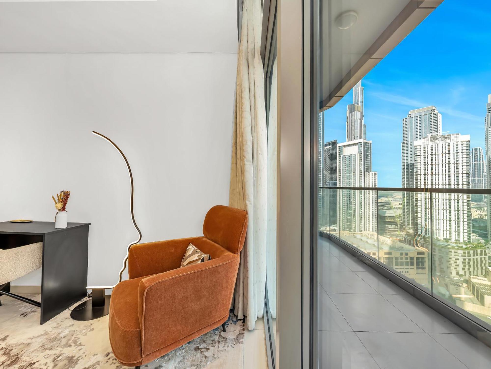 Paramount Midtown Infinity Pool With Burj View Apartment Dubai