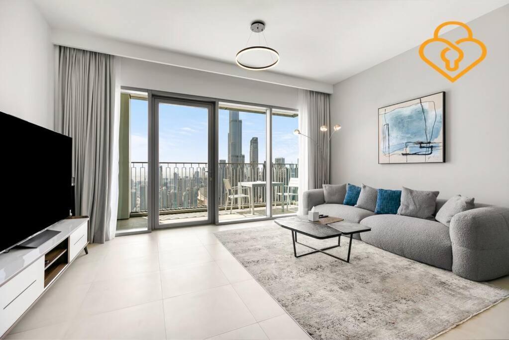 Downtown Views 3 Bedroom W Nanny Full Burj Khalifa View Connected To Mall * Dubai