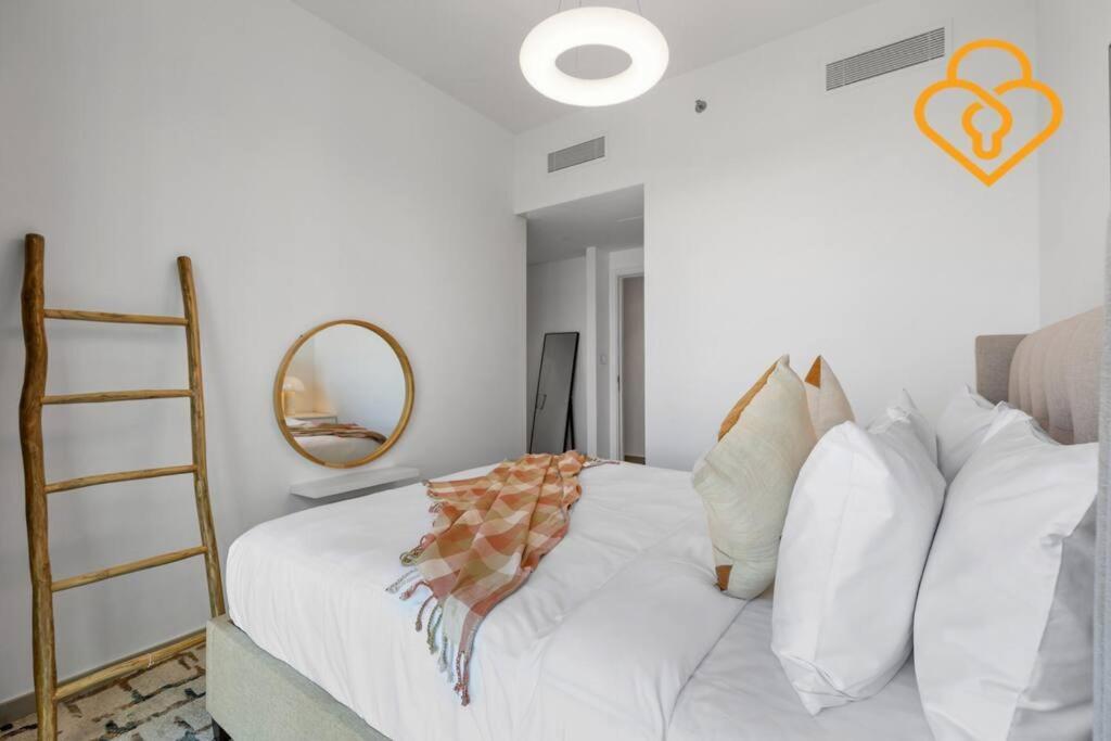 Apartment Keysplease 2 Bedroom Downtown Views Ii Steps To Mall Dubai
