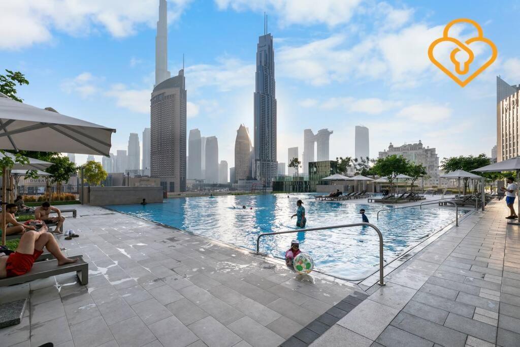 Keysplease 2 Bedroom Downtown Views Ii Steps To Mall Dubai