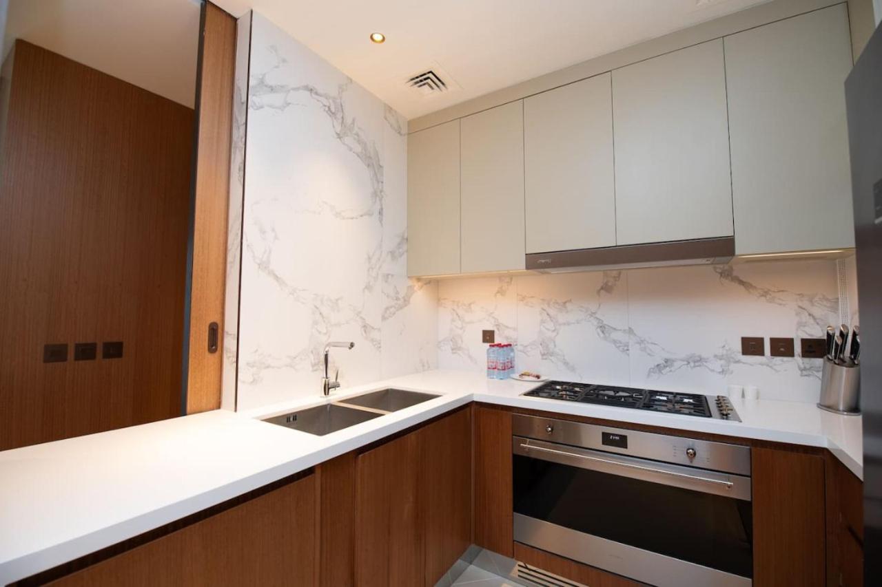 Gorgeous High Floor 3-bed With Full Burj View Apartment