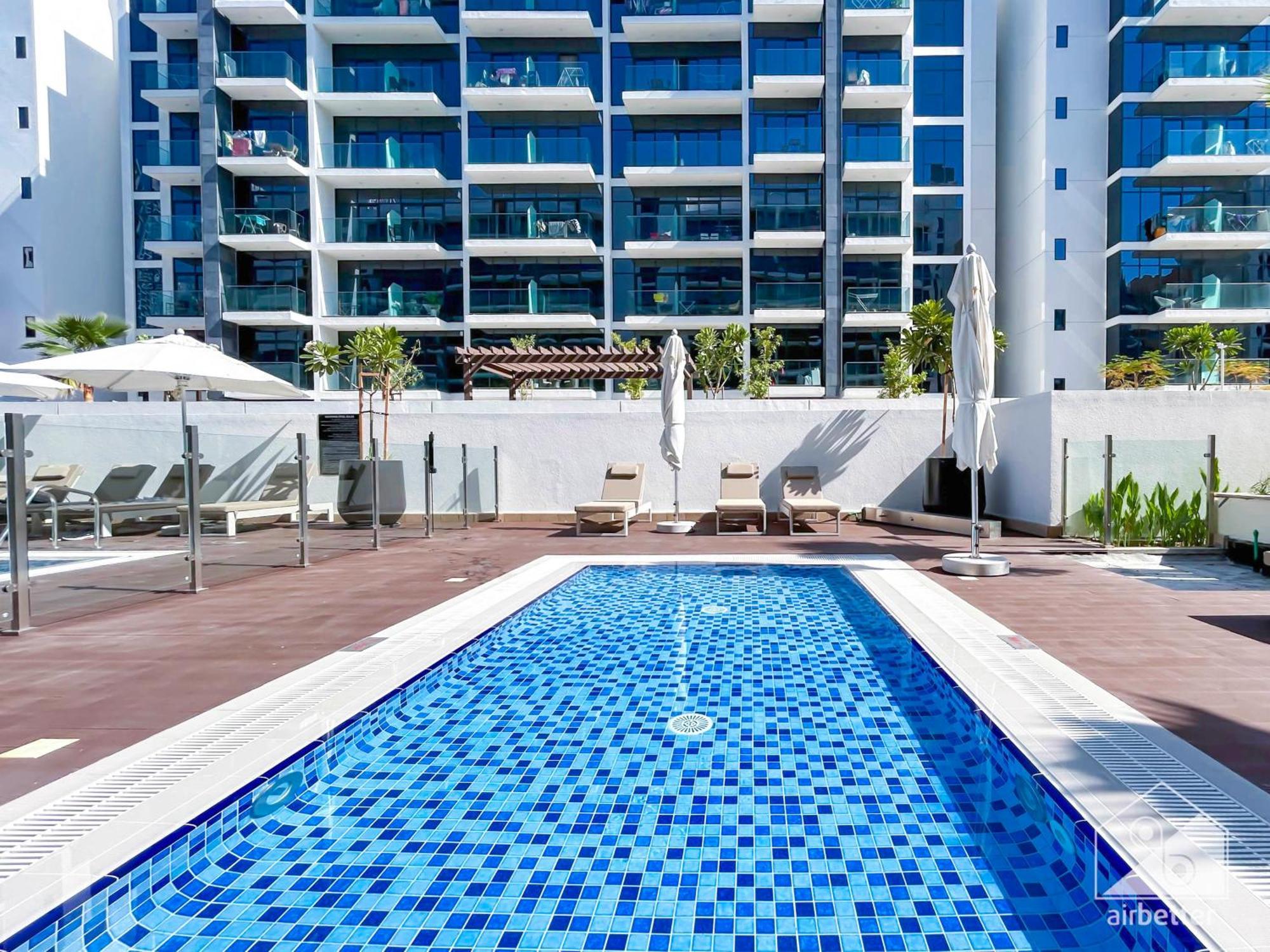 Opulent With Balcony At Aziz Riviera Apartment