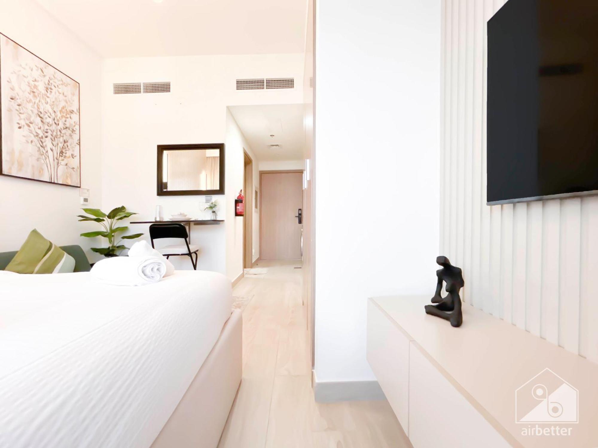 Opulent With Balcony At Aziz Riviera * Dubai