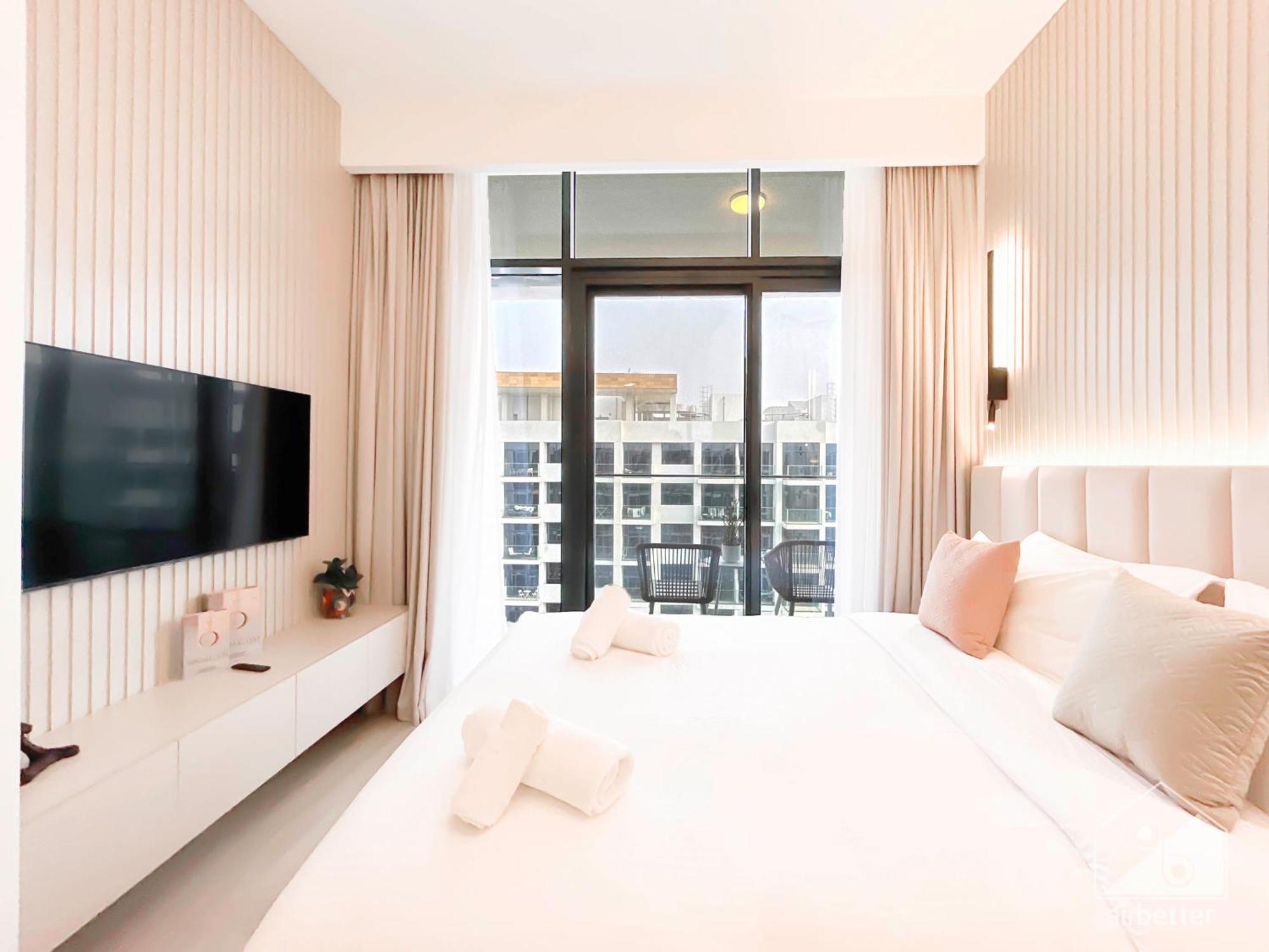 Opulent With Balcony At Aziz Riviera Dubai