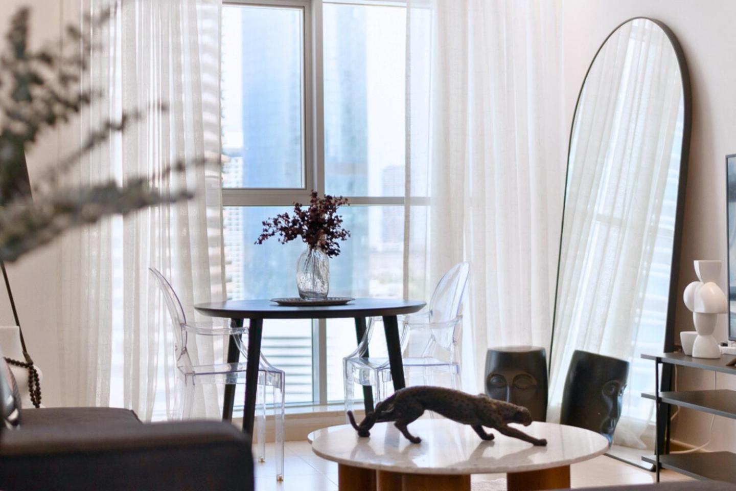 Ultra-chic 1br Near Marina & Walk Apartment *