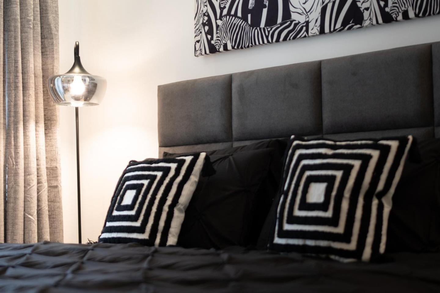 Ultra-chic 1br Near Marina & Walk Apartment *