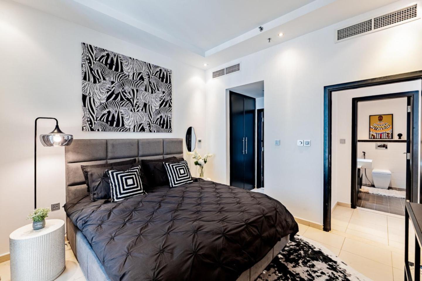 Ultra-chic 1br Near Marina & Walk Apartment