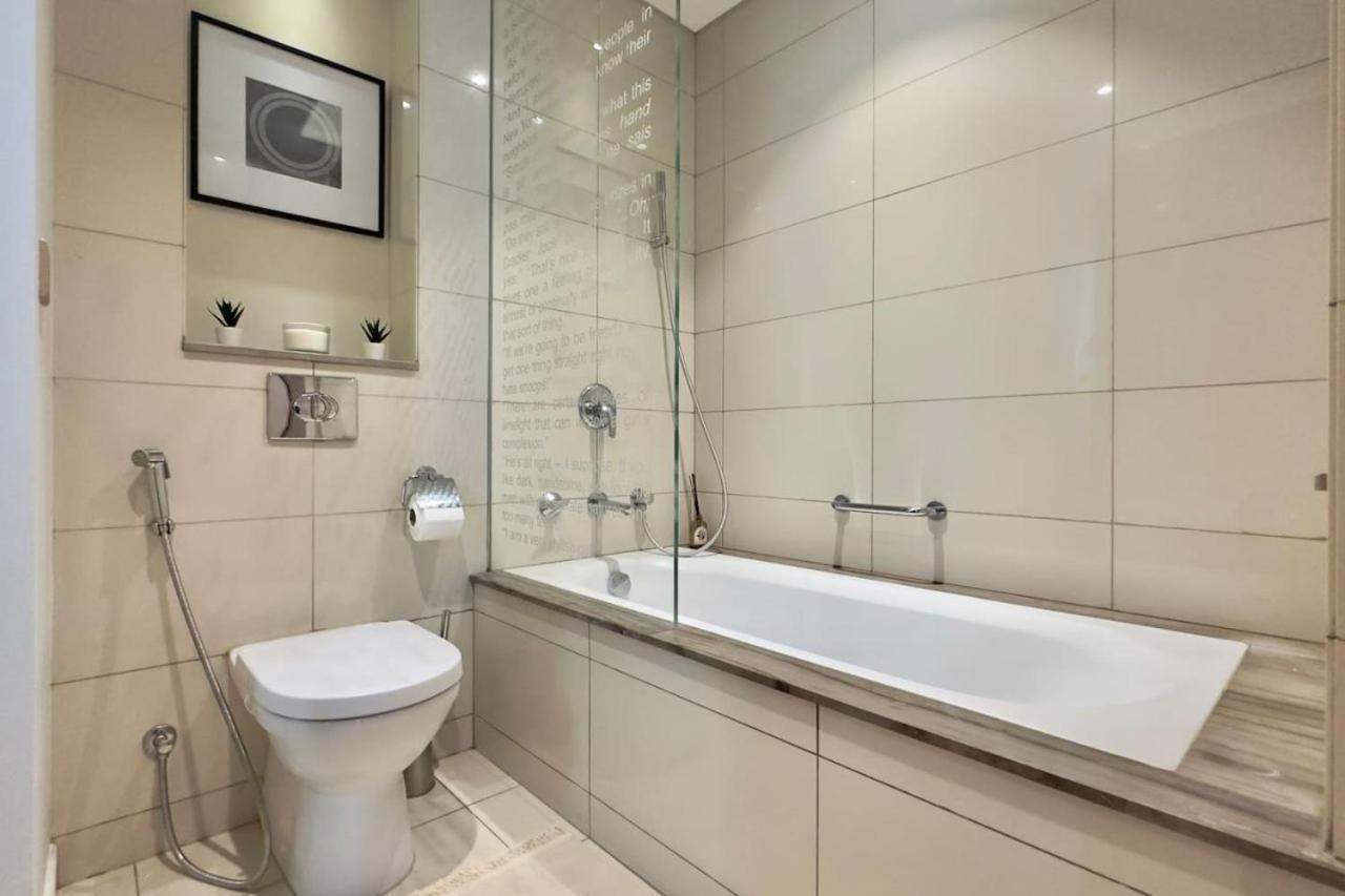 2br High Floor In Paramount Tower A - Business Bay By Vibel Apartment Dubai
