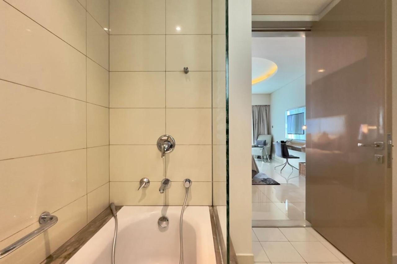 2br High Floor In Paramount Tower A - Business Bay By Vibel Apartment