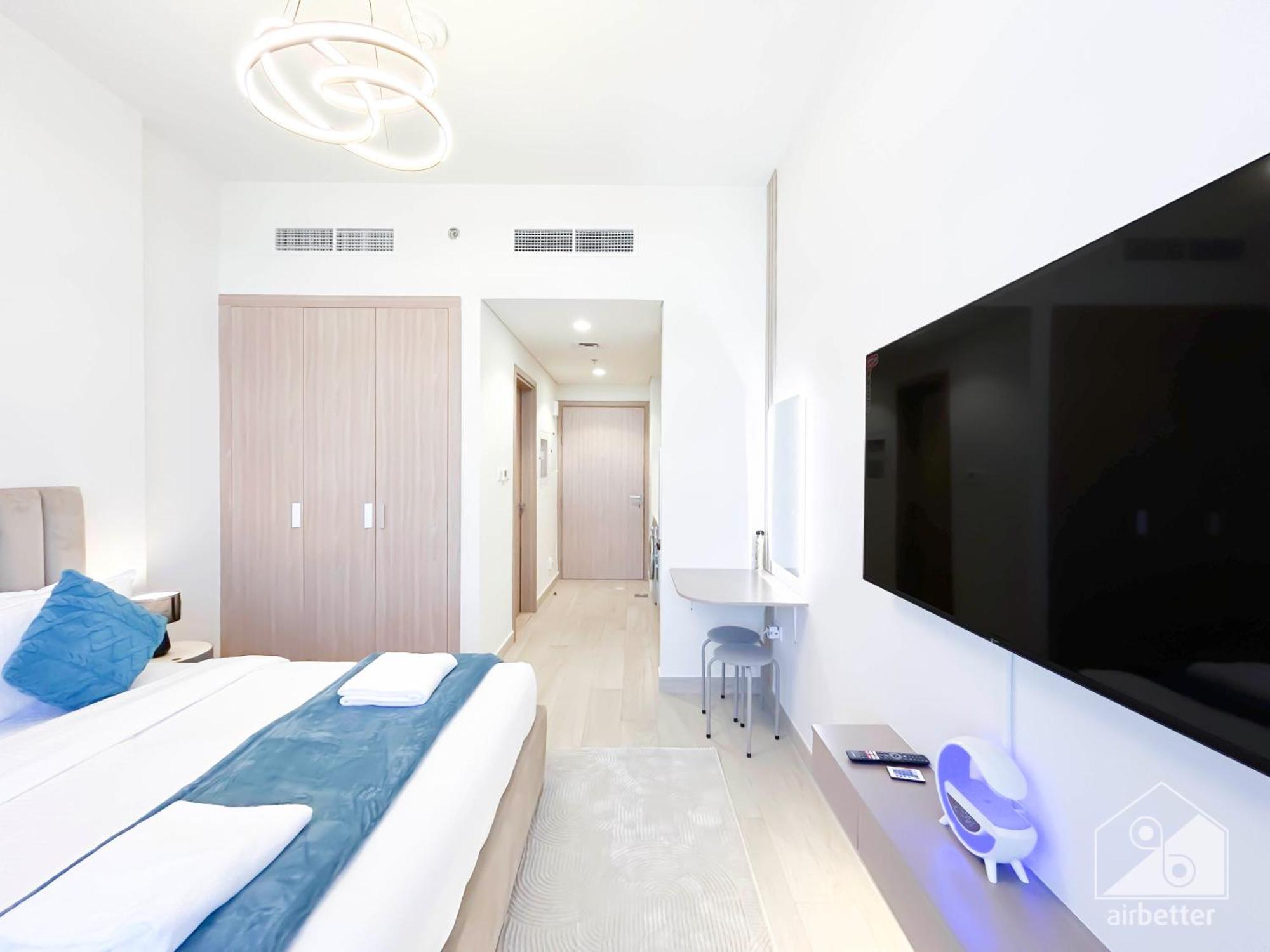 Apartment Riviera With Balcony Views Dubai