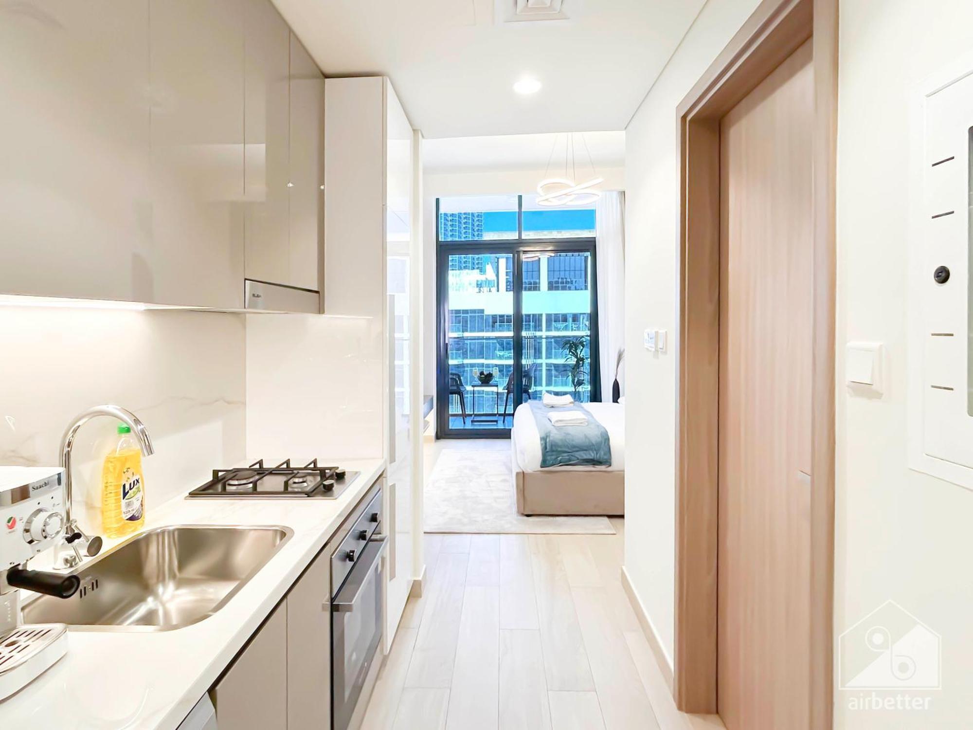 Riviera With Balcony Views Apartment *