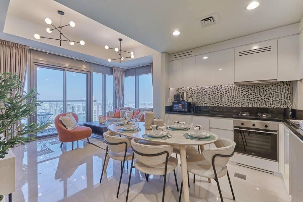 Apartment Easemytrip - Elegant 3br On 53rd Floor With Stunning Views *
