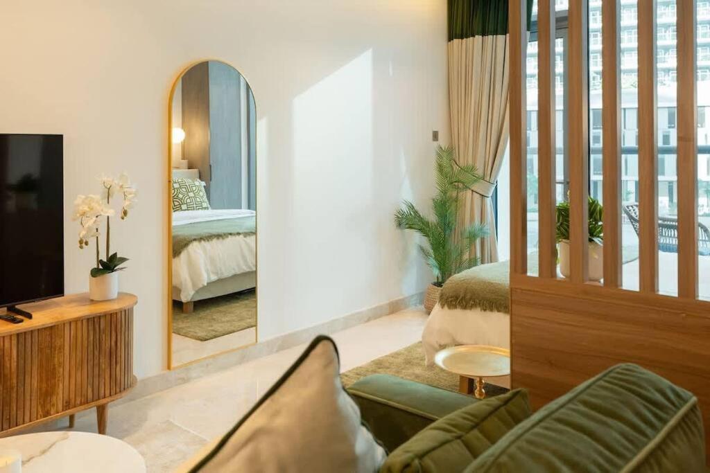 Luxury Brand New In Downtown *