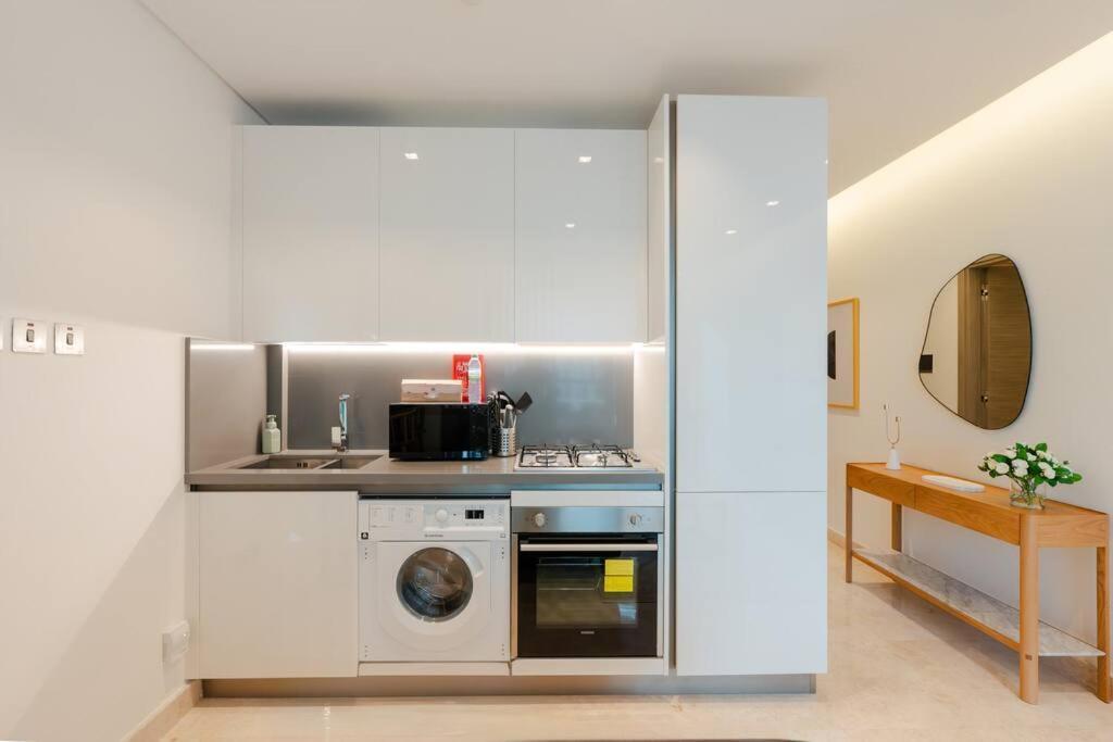 Luxury Brand New In Downtown
