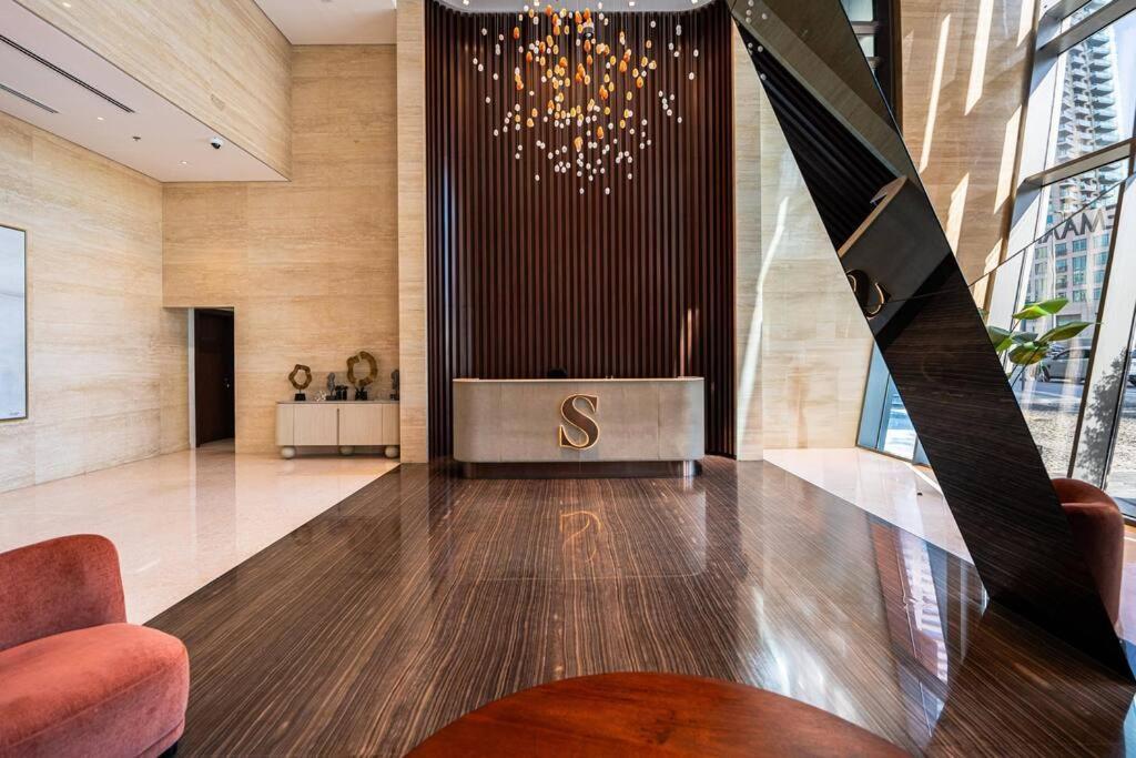 Luxury Brand New In Downtown Apartment *