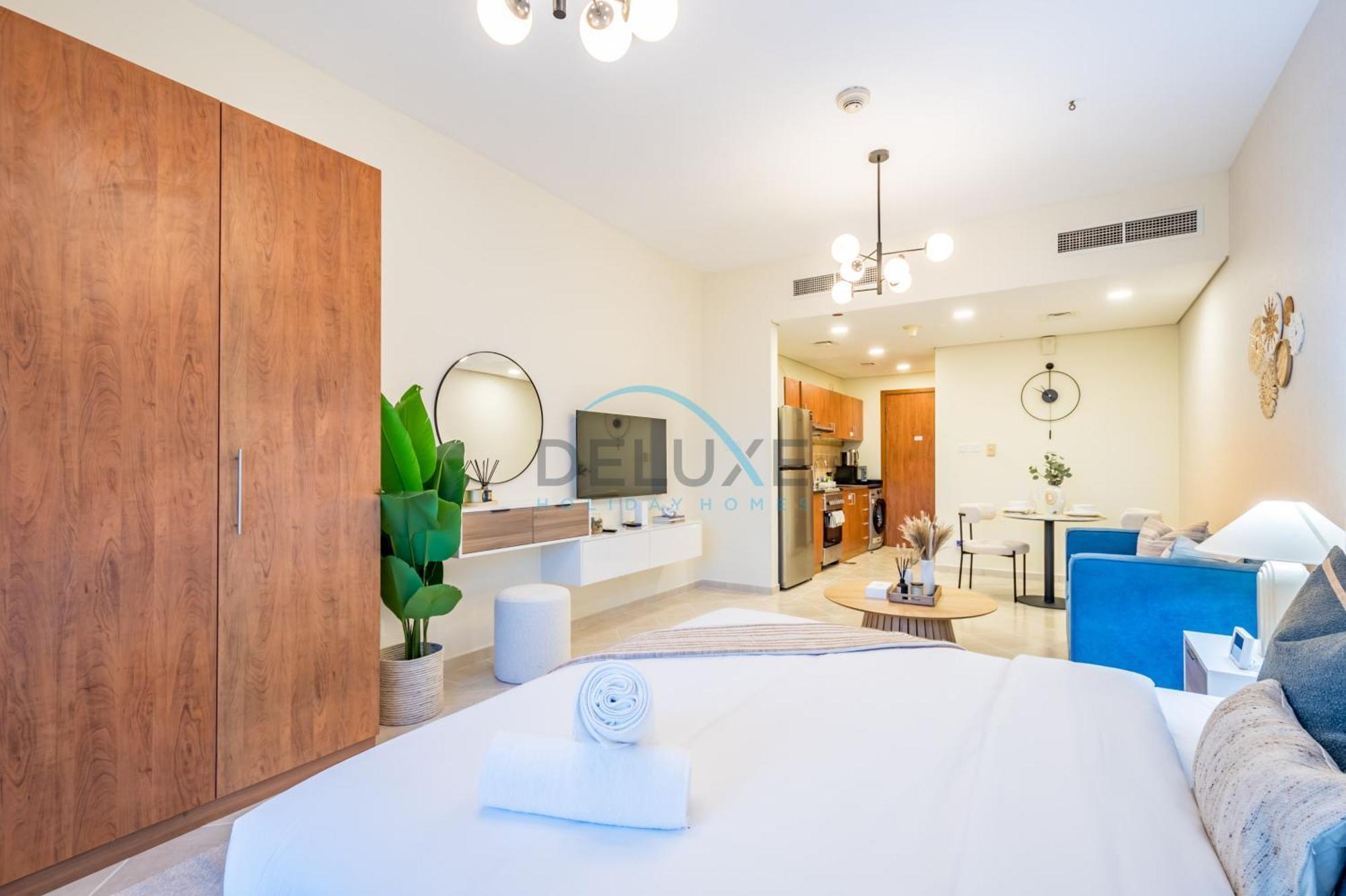 Chic In The Crescent A, Production By Deluxe Homes