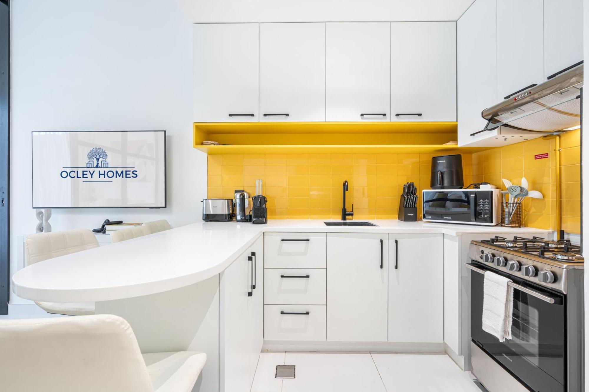 Stylish Contemporary In Jvc With Chic Interior *