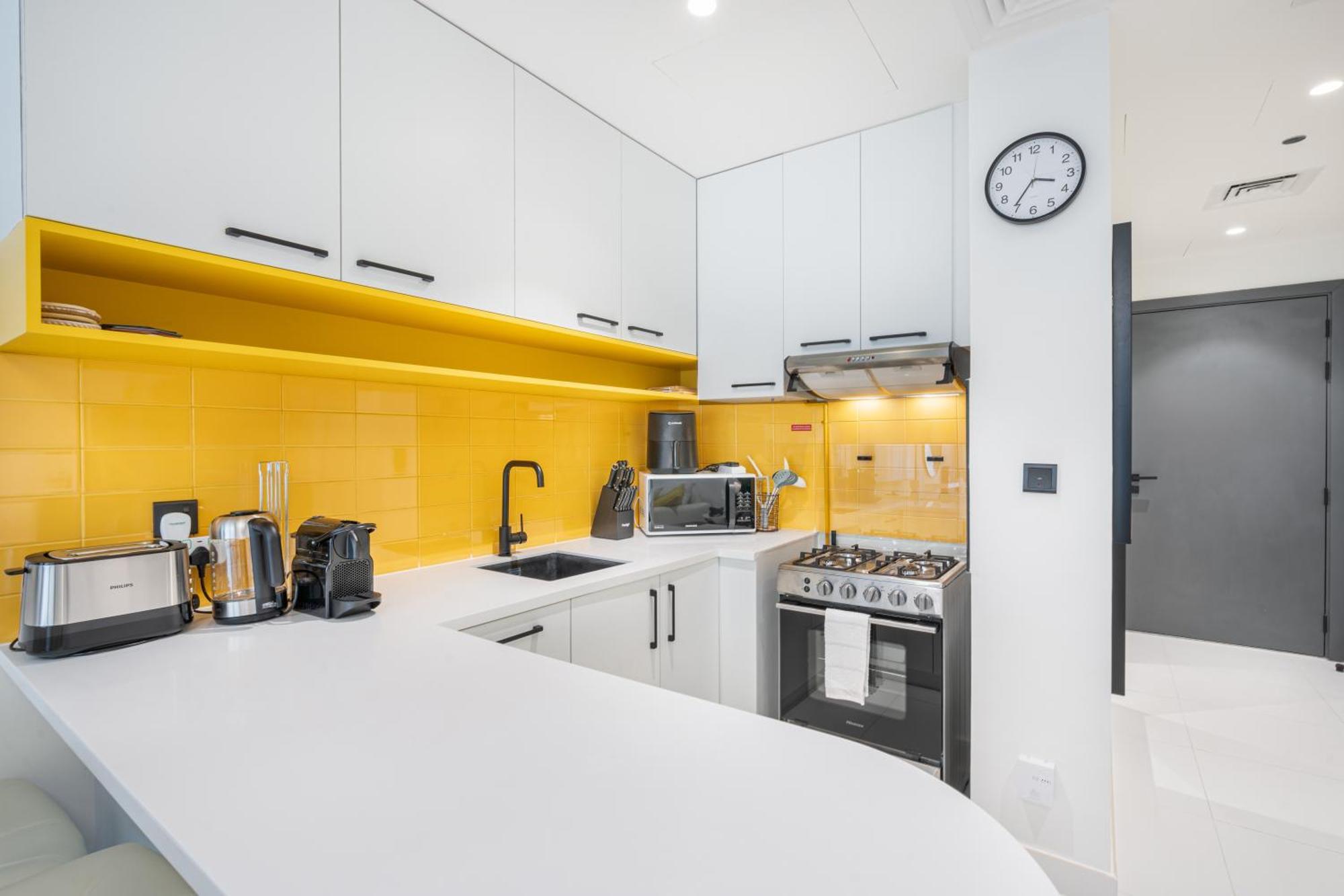 Stylish Contemporary In Jvc With Chic Interior Apartment