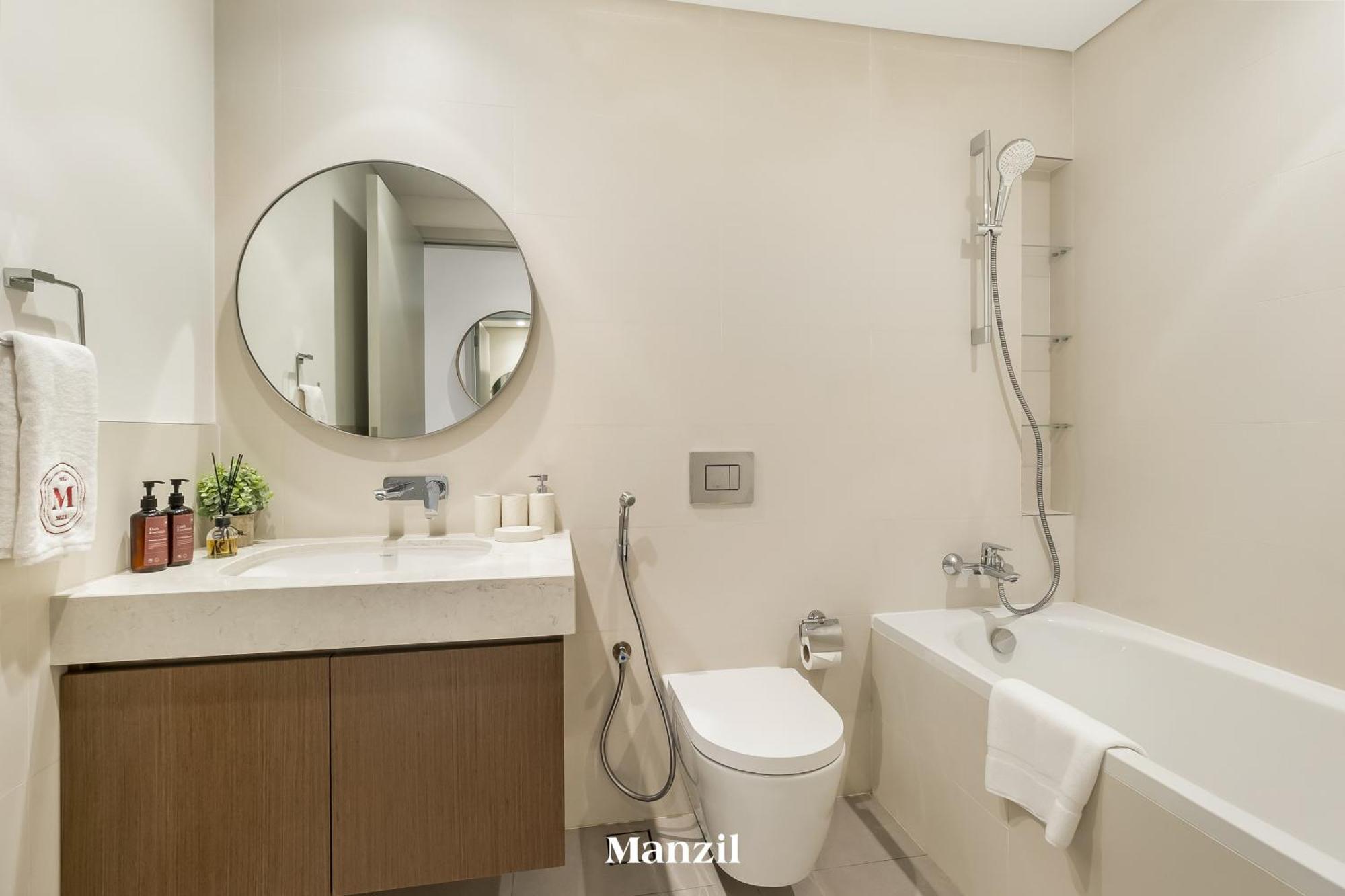 Apartment 2br Coastal Luxury Retreat At Emaar Beachfront *