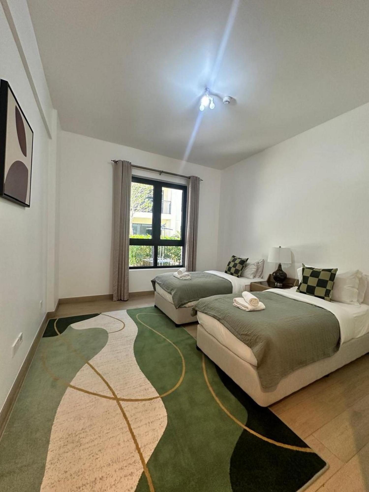 La Mer, La Cote Bldg 2bedrooms 2 Bathrooms And Pool Dubai