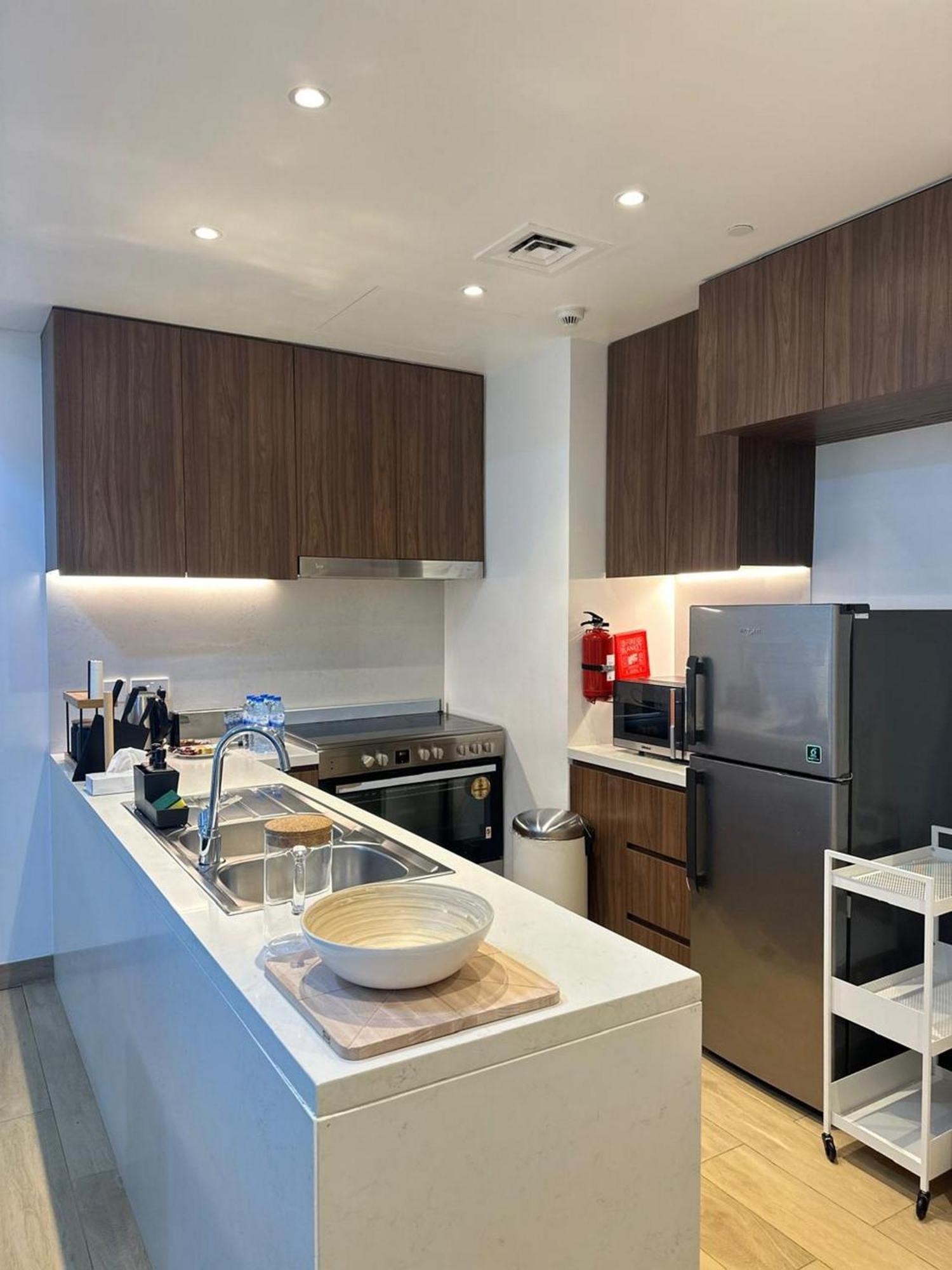 Apartment La Mer, La Cote Bldg 2bedrooms 2 Bathrooms And Pool Dubai