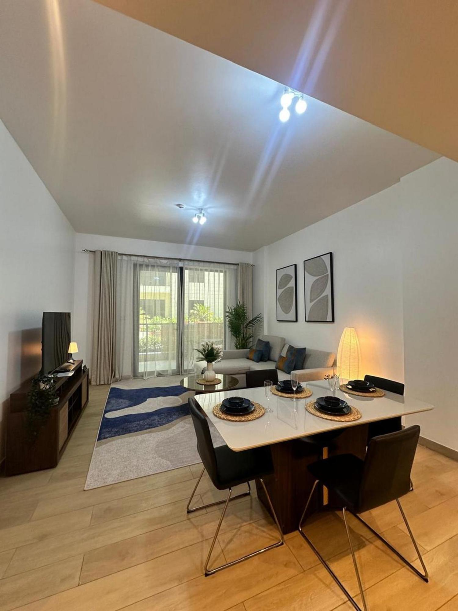 La Mer, La Cote Bldg 2bedrooms 2 Bathrooms And Pool *