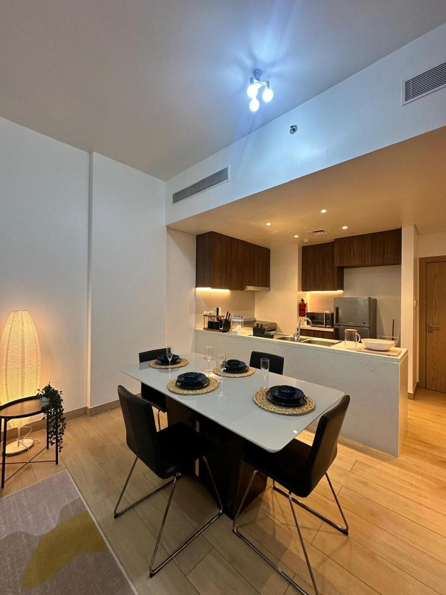 La Mer, La Cote Bldg 2bedrooms 2 Bathrooms And Pool Apartment *