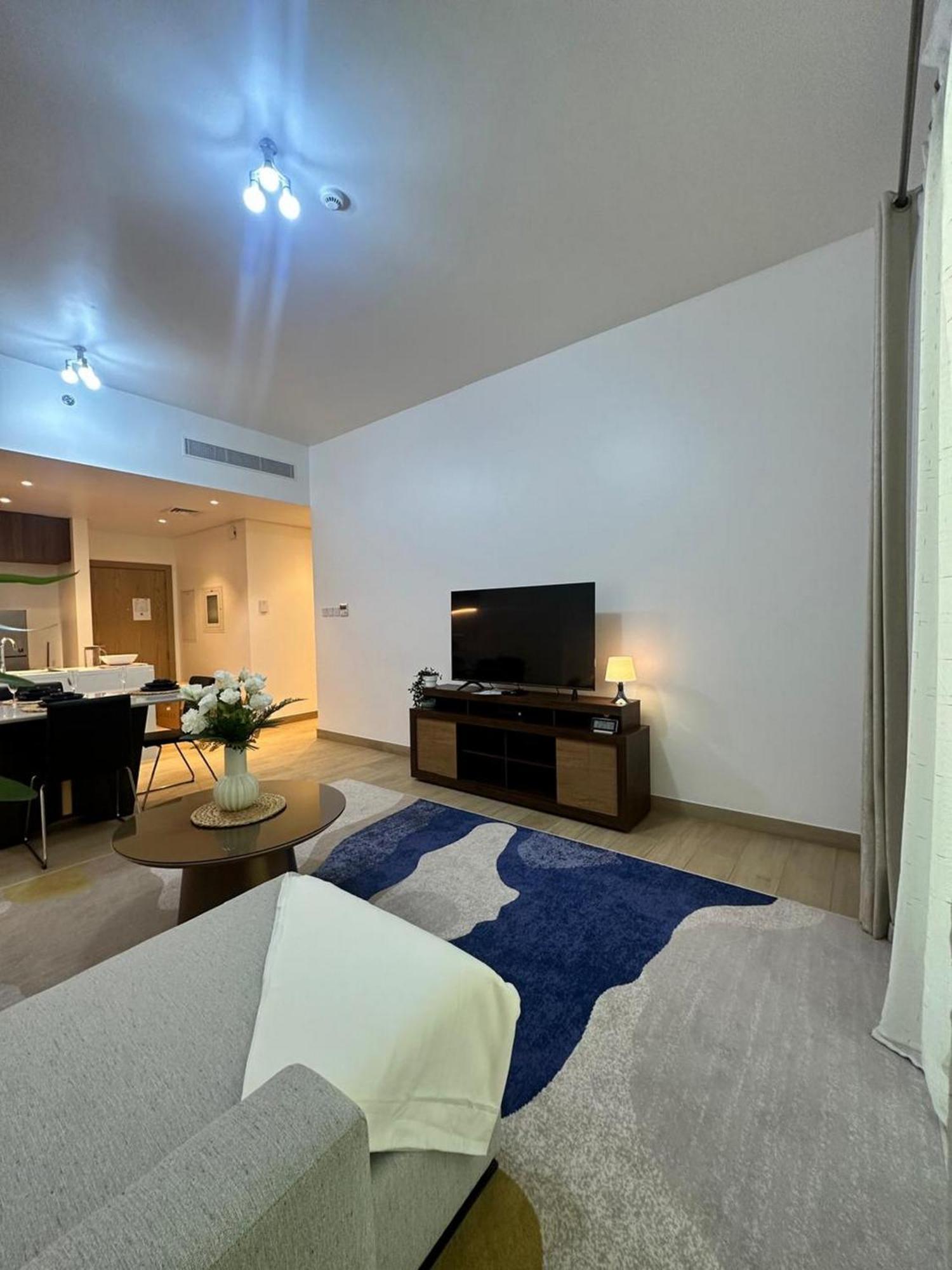 La Mer, La Cote Bldg 2bedrooms 2 Bathrooms And Pool Apartment