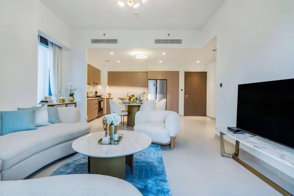 Burj Khalifa Views Stylish 2Br Near Dubai Mall And Metro Apartment Dubai