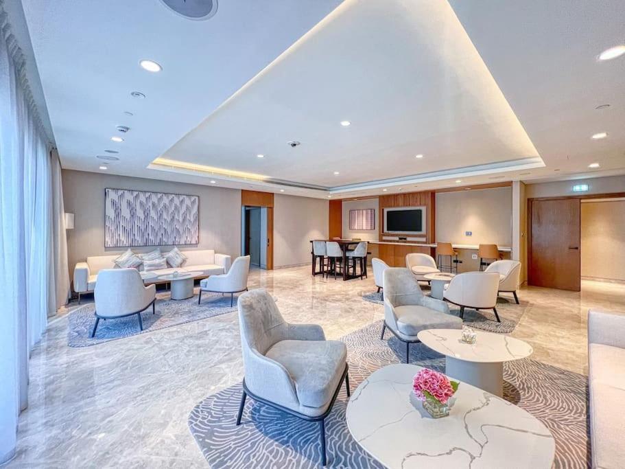 Burj Khalifa Views Stylish 2Br Near Dubai Mall And Metro Apartment
